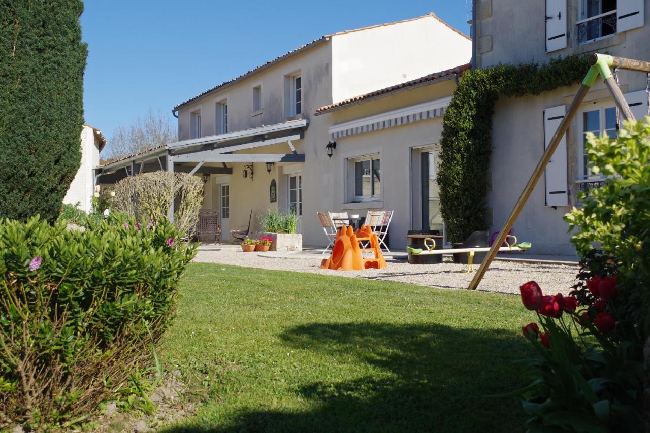 Les Lavandieres Bed & Breakfast Saint-Hilaire-la-Palud Exterior photo